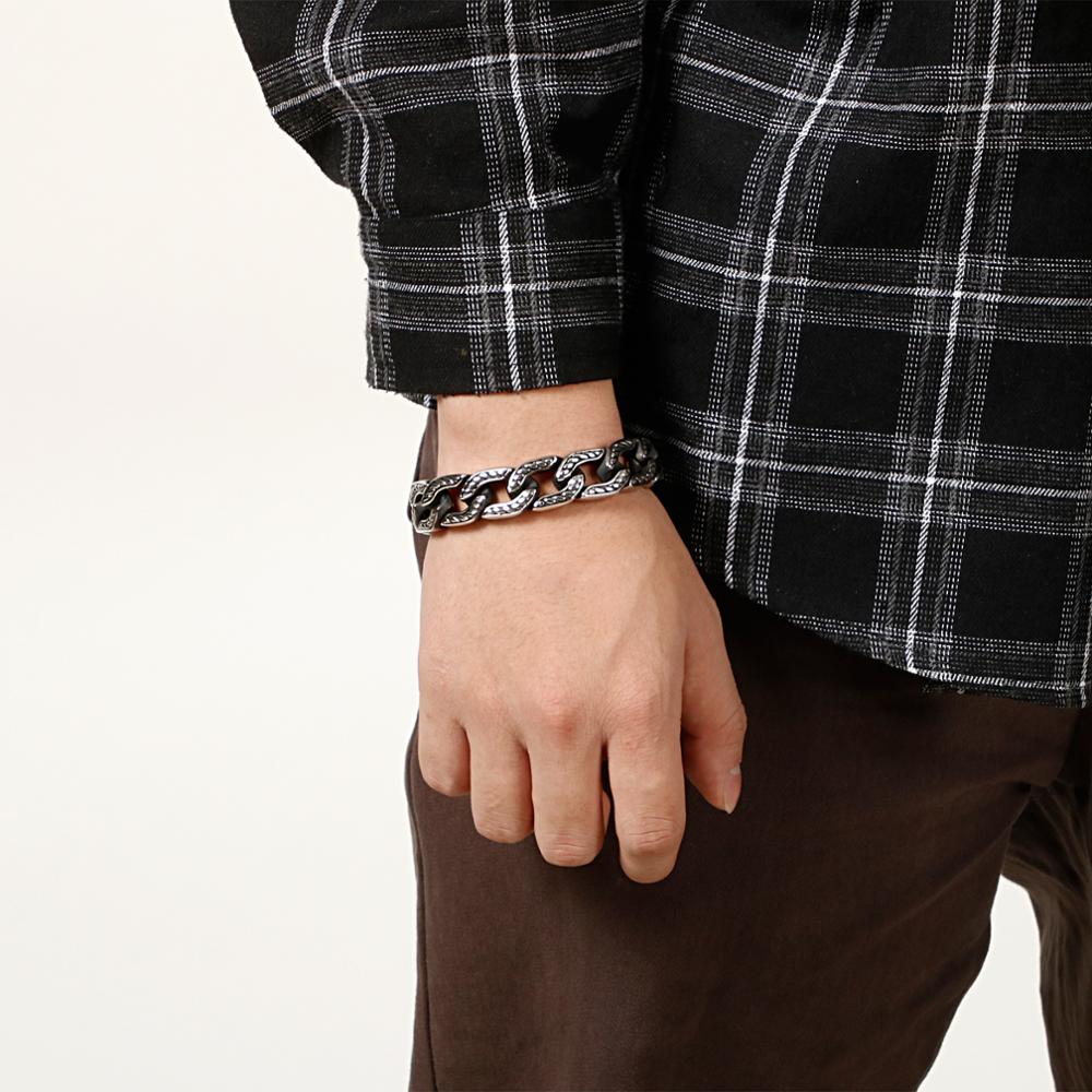 Kalen-男性用ステンレススチールブレスレット,パンクチェ - Men Accessories Bd のレビューと価格