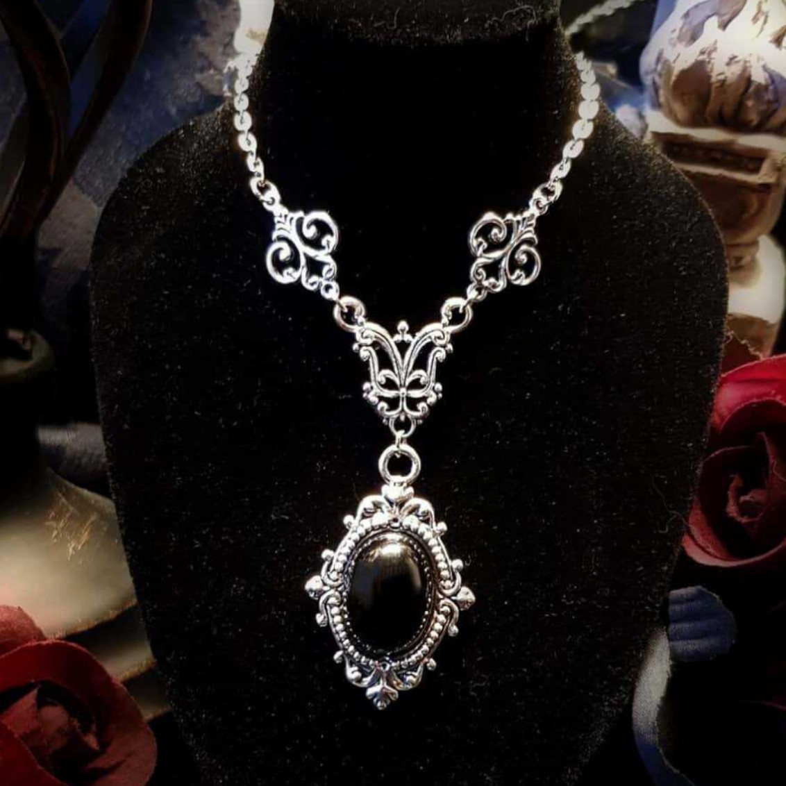 ヴァンパイアカメオネックレス、ブラッドカメオ、ゴシックジュエ - Men'S Vampire Accessories のレビューと価格