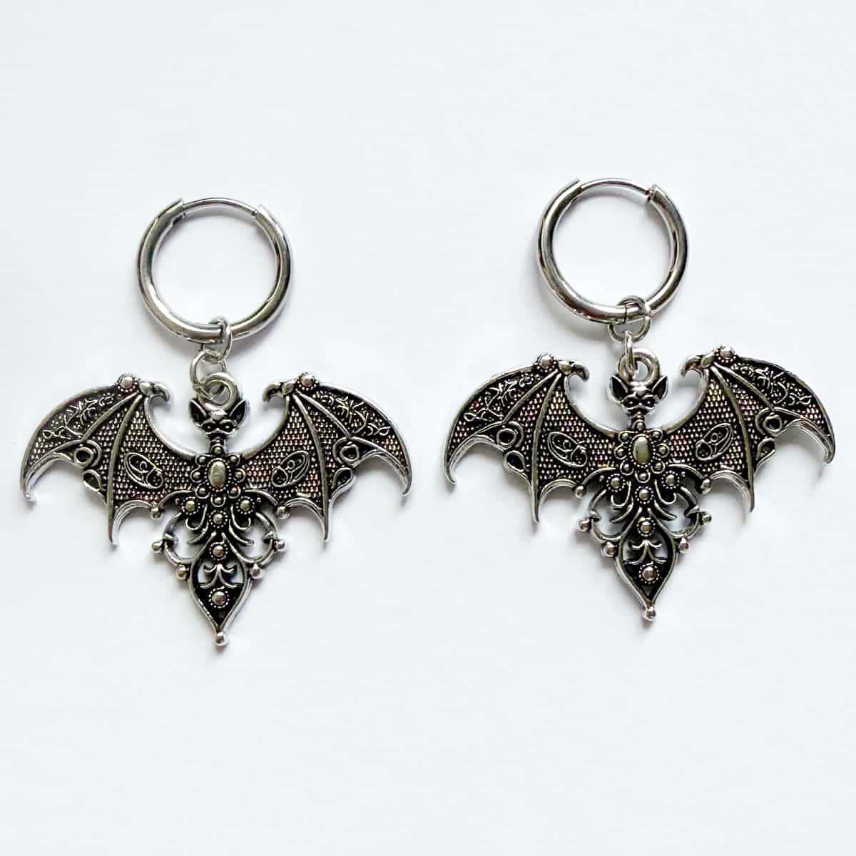 ヴァンパイアバットイヤリング、ゴシックジュエリー、魔術アクセ - Men'S Vampire Accessories のレビューと価格
