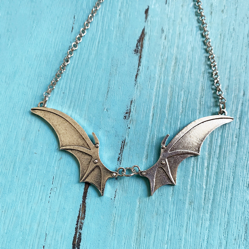 パンクスタイルの人格吸血鬼バットウィングペンダントネックレス - Men'S Vampire Accessories のレビューと価格